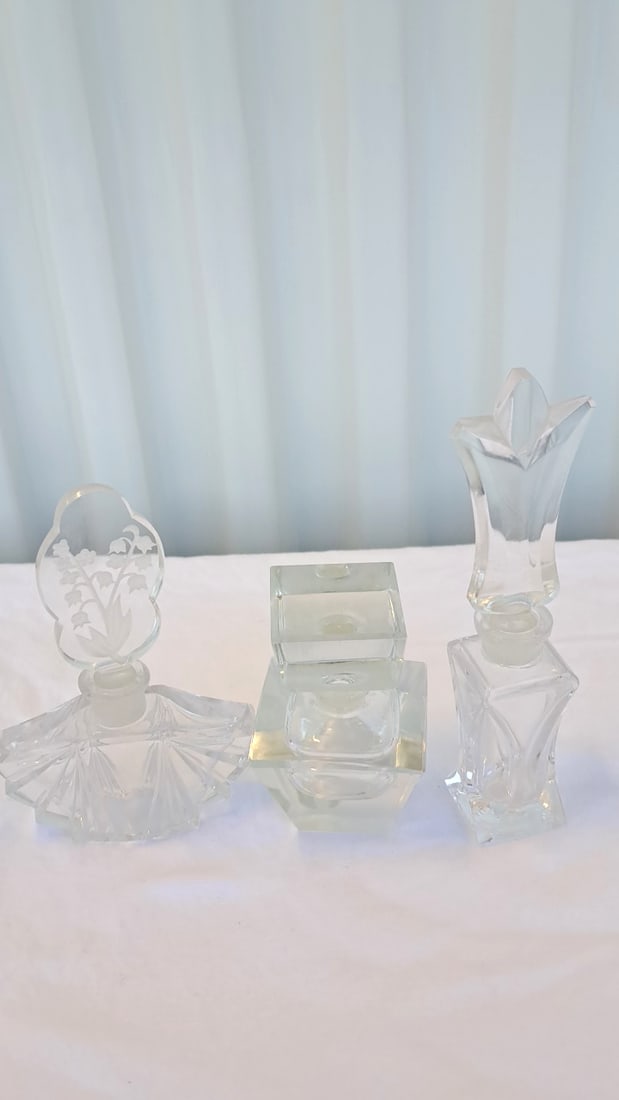 3 Crystal Perfume Bottles Inc Irice - 6