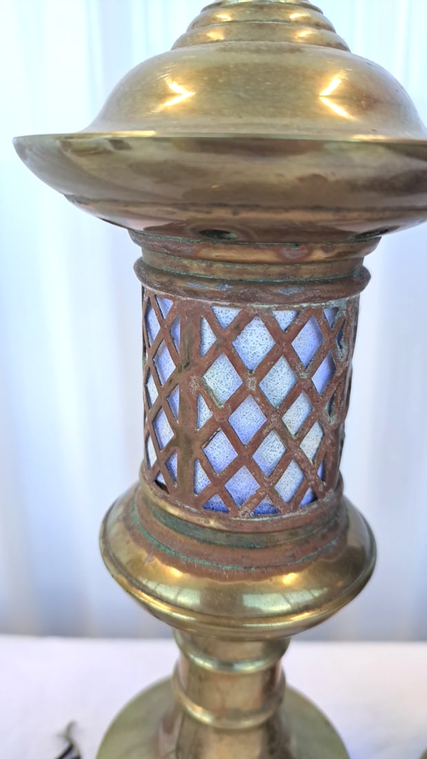 Pair Of Brass Lantern-style Electric Table Lamps With Lattice Glass Shades - 3