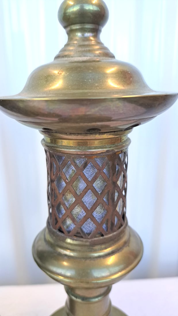 Pair Of Brass Lantern-style Electric Table Lamps With Lattice Glass Shades - 4
