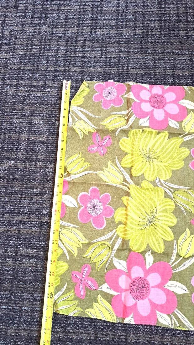 Vera Neumann 3 Floral Placemats And Other 8 Pink Napkins - 3