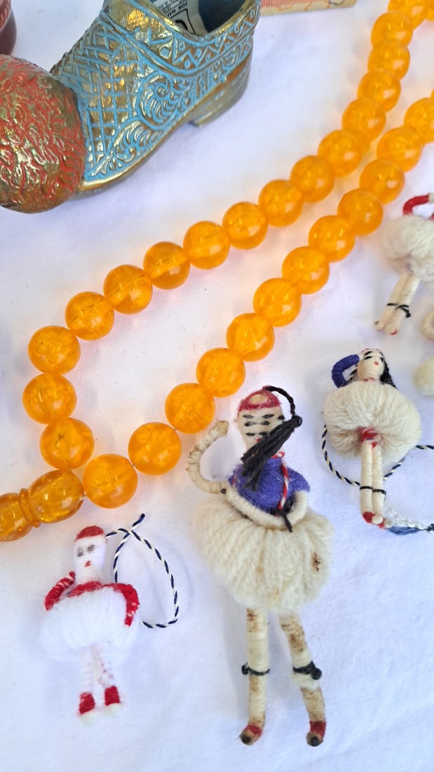 Vintage Greek Souvenir Lot Ceramic Tsarouchi Brass Shoe Ashtray Beads Evzone Dolls - 5