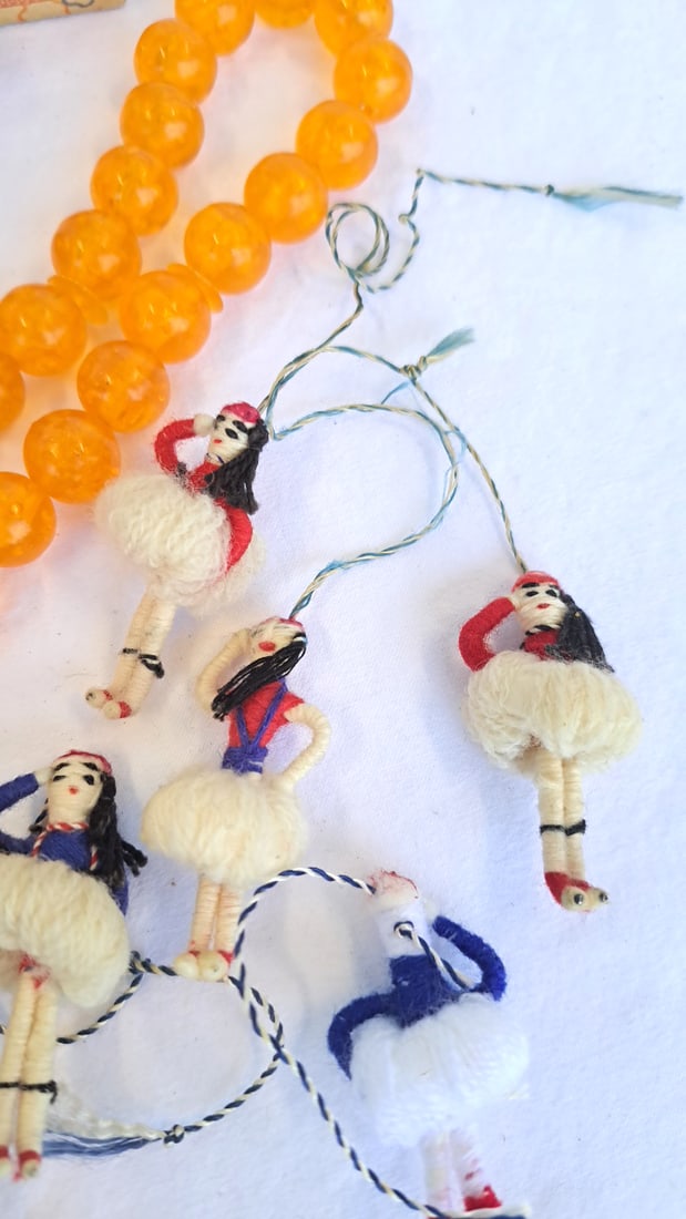 Vintage Greek Souvenir Lot Ceramic Tsarouchi Brass Shoe Ashtray Beads Evzone Dolls - 6