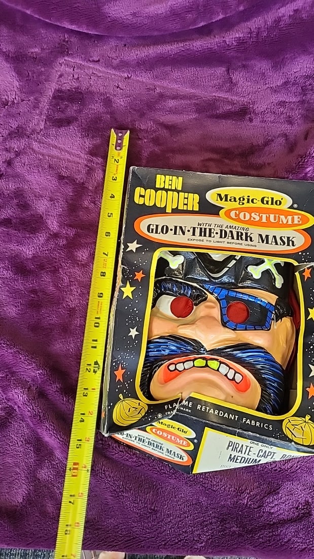 Ben Cooper Magic-glo Pirate Captain Glo-in-the-dark Mask Costume Medium - 4