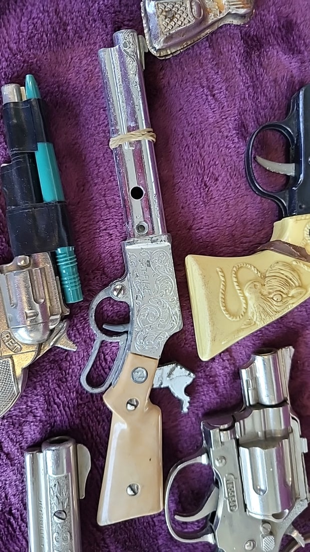 11 Western Toy Cap Gun Revolver Lot, Metalplastic Cowboy Style Grips Hubley - 7