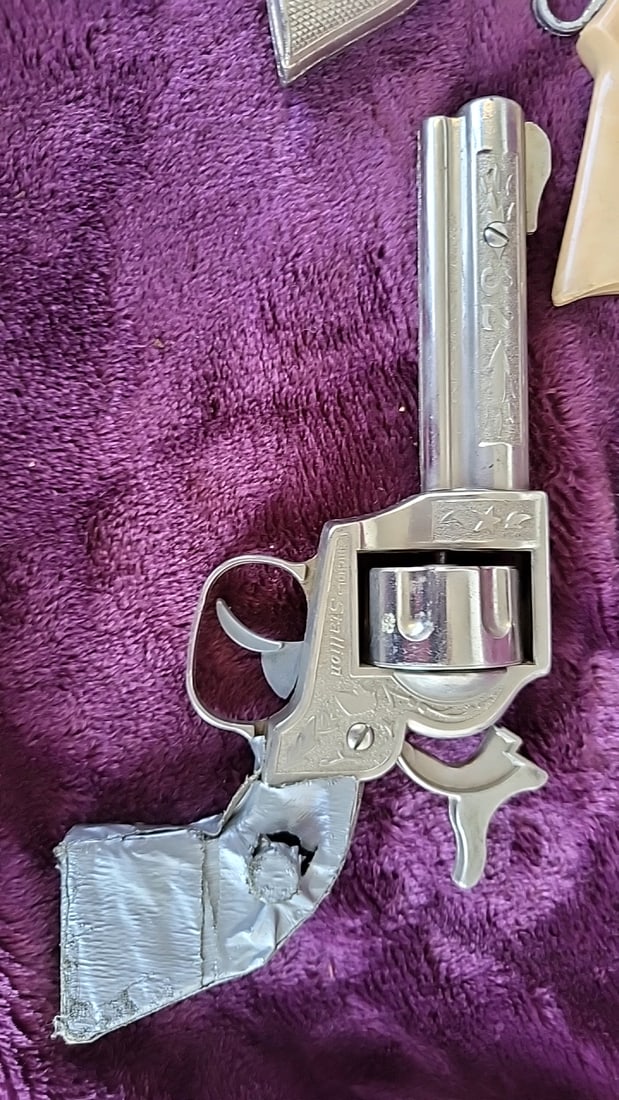 11 Western Toy Cap Gun Revolver Lot, Metalplastic Cowboy Style Grips Hubley - 8