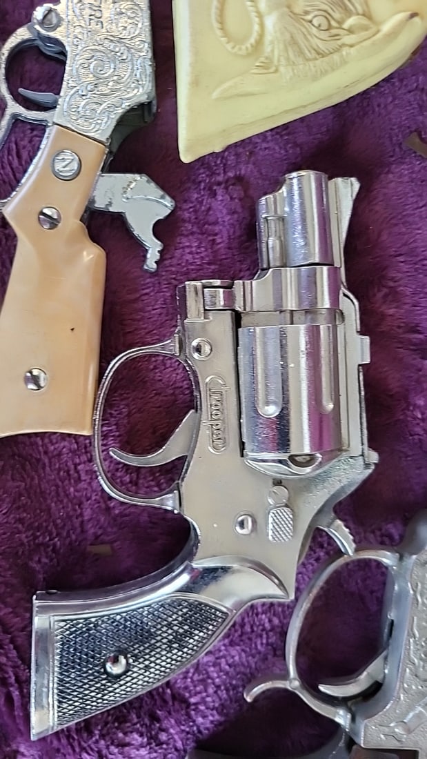 11 Western Toy Cap Gun Revolver Lot, Metalplastic Cowboy Style Grips Hubley - 9
