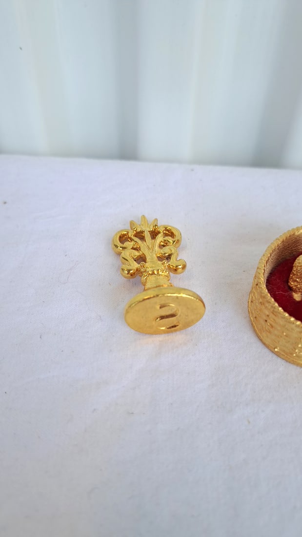 Gold-tone Poodle In Basket And S Sealing Wax Stamp - 2