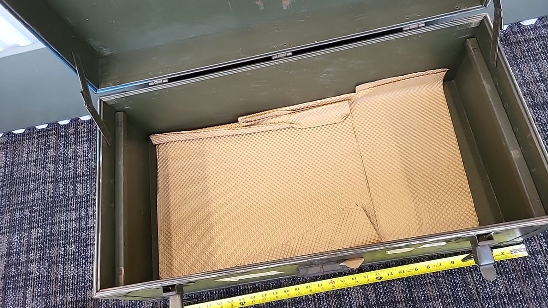 1949 Doehler Metal Products Olive Drab Riveted Metal Storage Trunk - 6