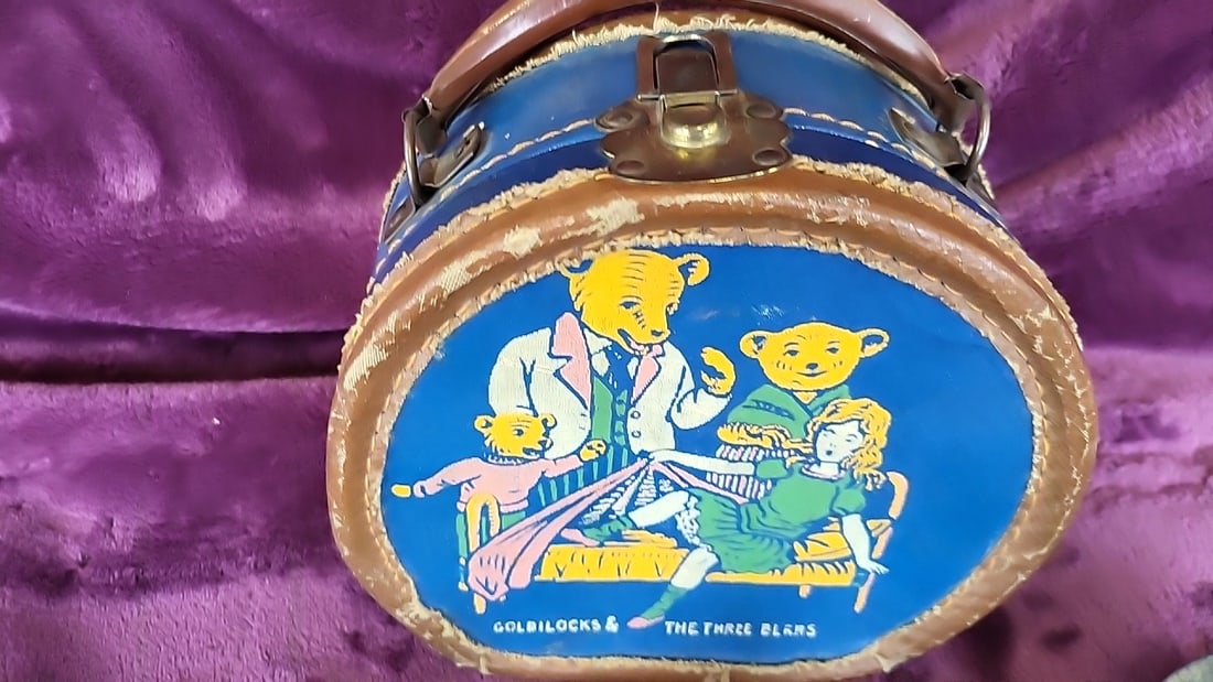 Goldilocks The Three Bears Childs Suitcase With Quacky Duck Pull Toy Lot - 2