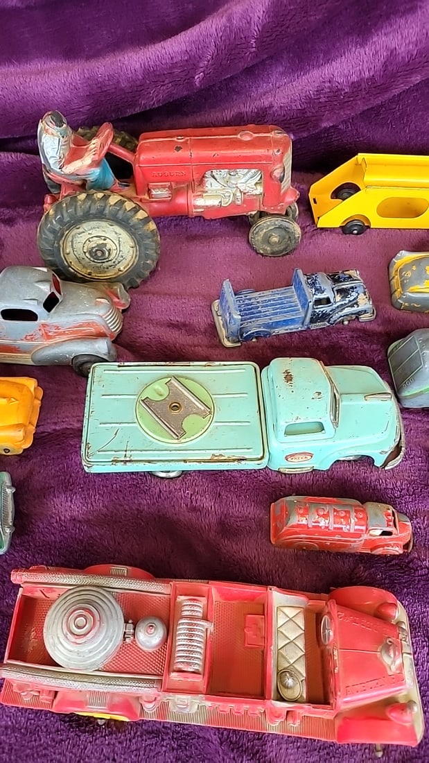Tootsietoy Hubley Diecast Vehicle Lot With Sinclair Tanker, Tractor Fire Truck - 3