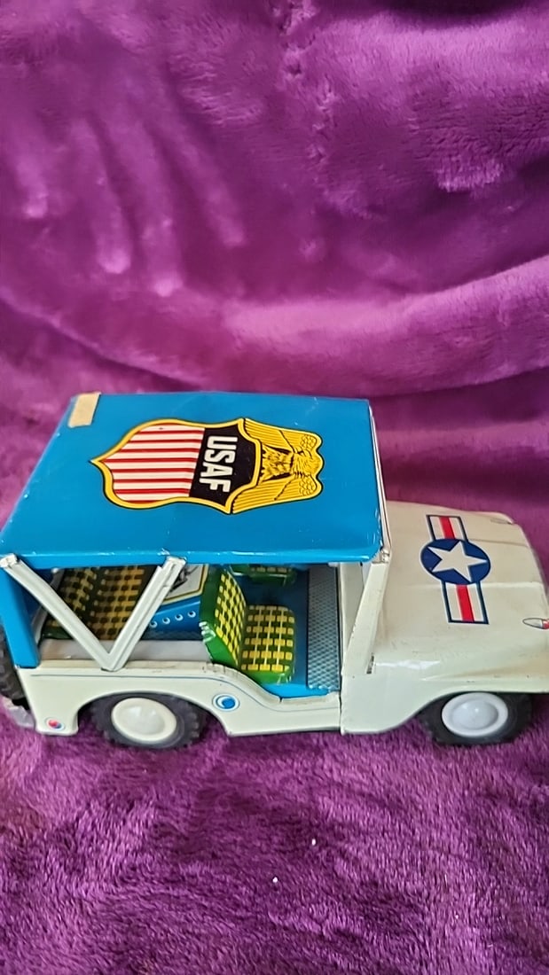 Usaf Tin Toy Jeep Japan And Green Plastic Jeep Toy Vehicle Lot - 2