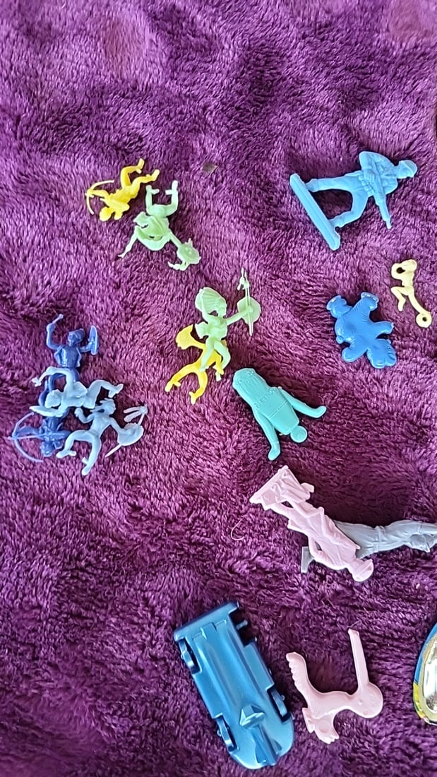 Vintage Cracker Jack Plastic Charm Toy Lot Tin Fish Whistles Figures Twa Junior Pilot Badge - 3