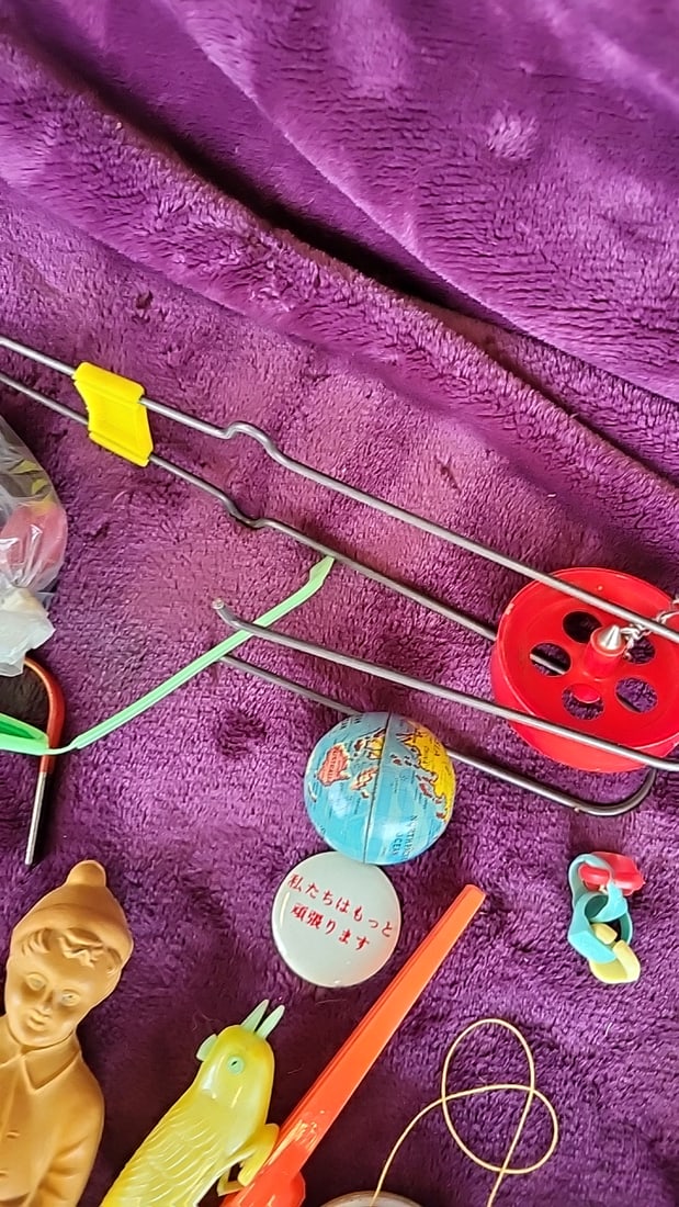 Mixed Toy Ephemera - Box Dills Cleaners Yo-yos Whistles Spider - 3