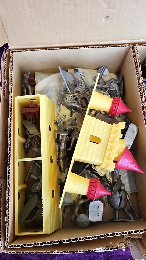 Marx Medieval Castle Set With Knights, Horses, Catapult Drawbridge - 3