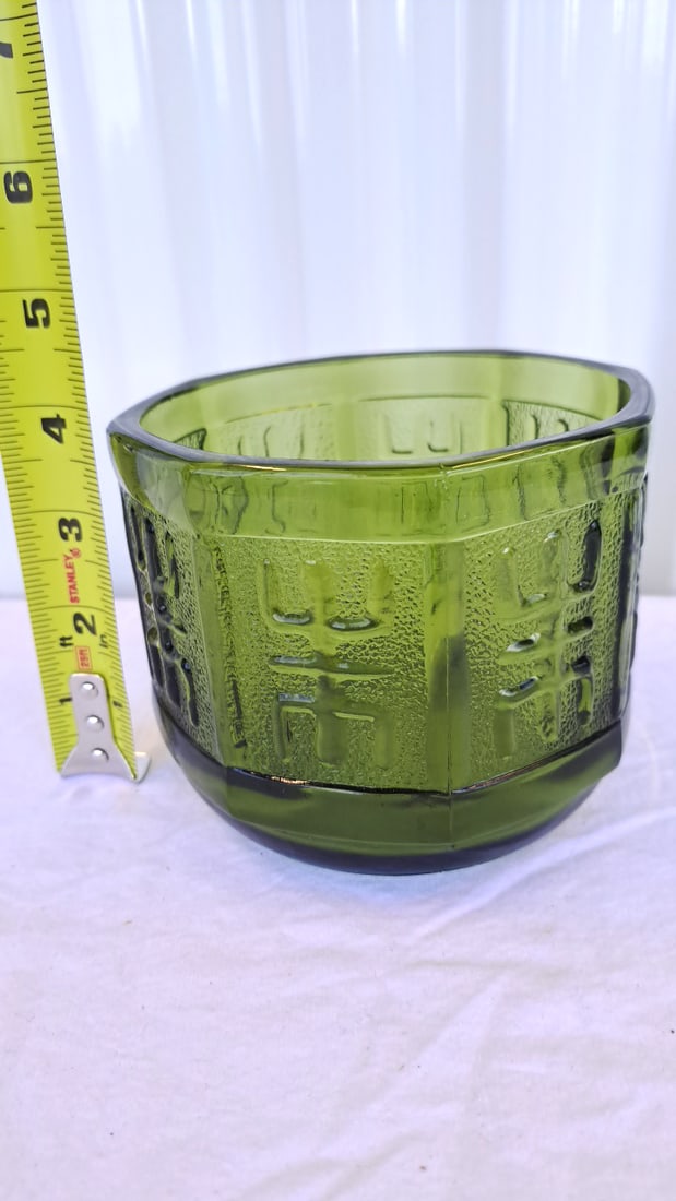 1970s Indiama Glass Avocado Green Aztec Bowl - 2