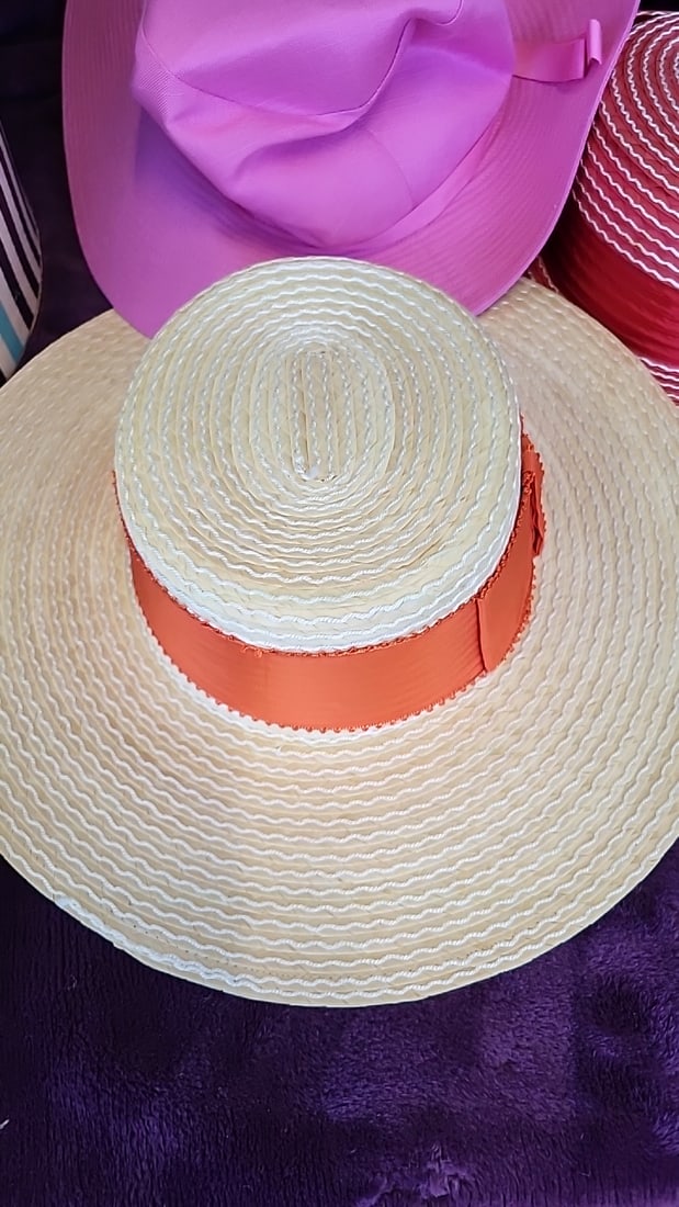 3 Wide Brim Womens Hats Pink Cream Red And Box Italy - 2