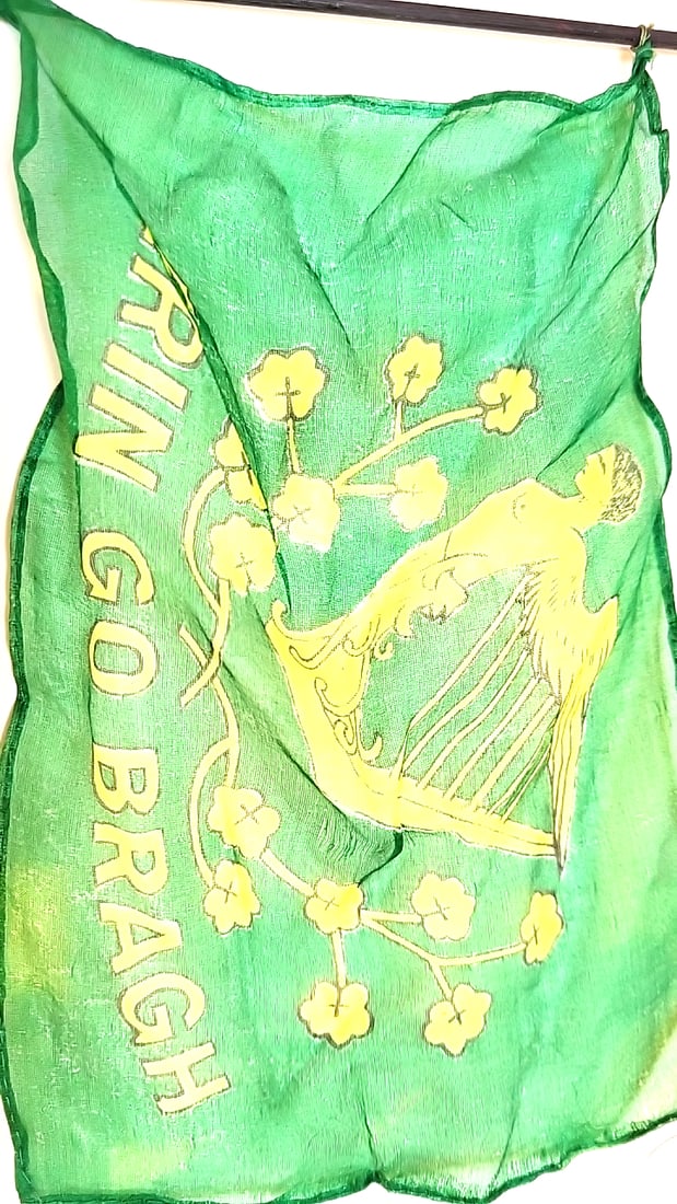 Pair Of Green Erin Go Bragh Irish Harp Shamrock Parade Flags On Wooden Sticks. Made In Japan - 4