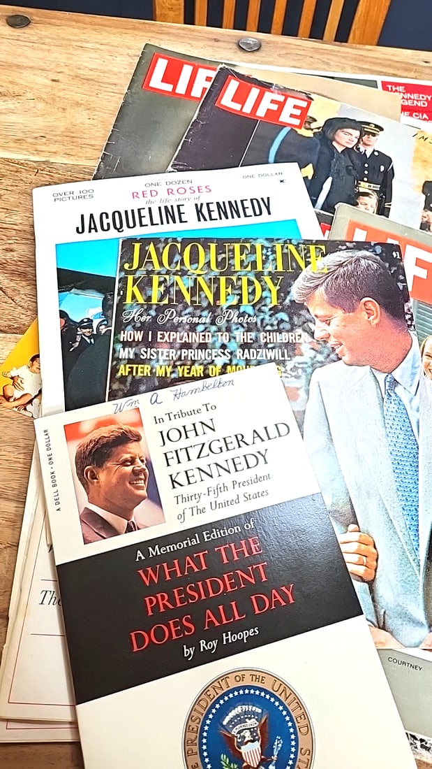 John F. Kennedy Assassination Memorabilia Lot: Washington Post Newspapers, Life & Look Magazines - 4