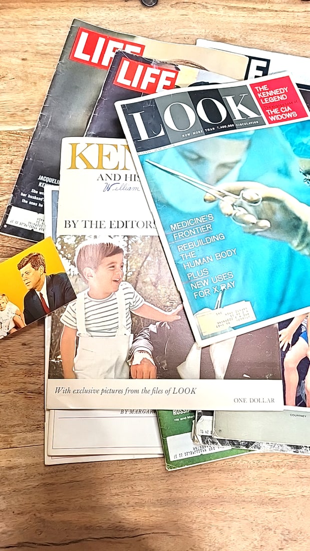 John F. Kennedy Assassination Memorabilia Lot: Washington Post Newspapers, Life & Look Magazines - 5