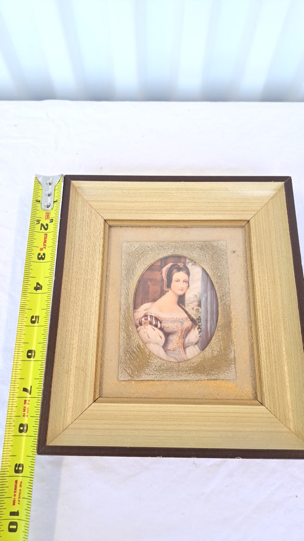 Pair Framed Oval Portrait Prints, Gold-tone Wood Frames - 9