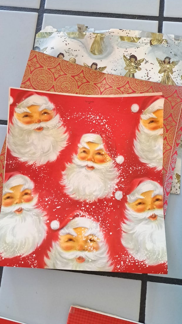 Vintage Gift-wrap Christmas Paper Ephemera Lot Cards Booklets - 9