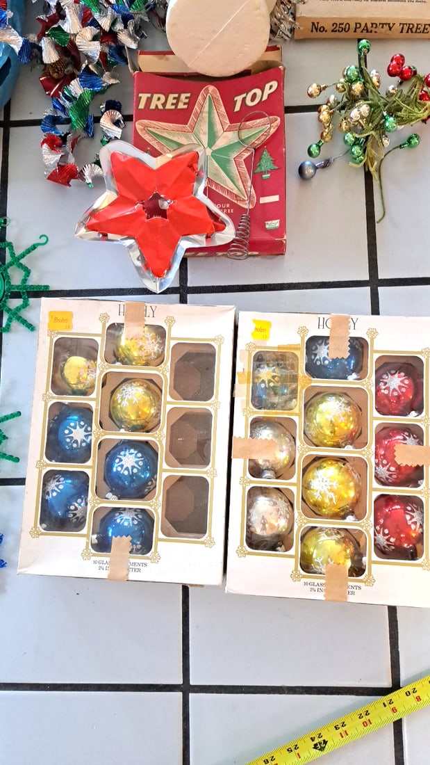 Vintage Christmas Ornament Lot, Plastic Bead Snowflakes, Balls, Tinsel, No. 250 Party Tree, Tree To - 14