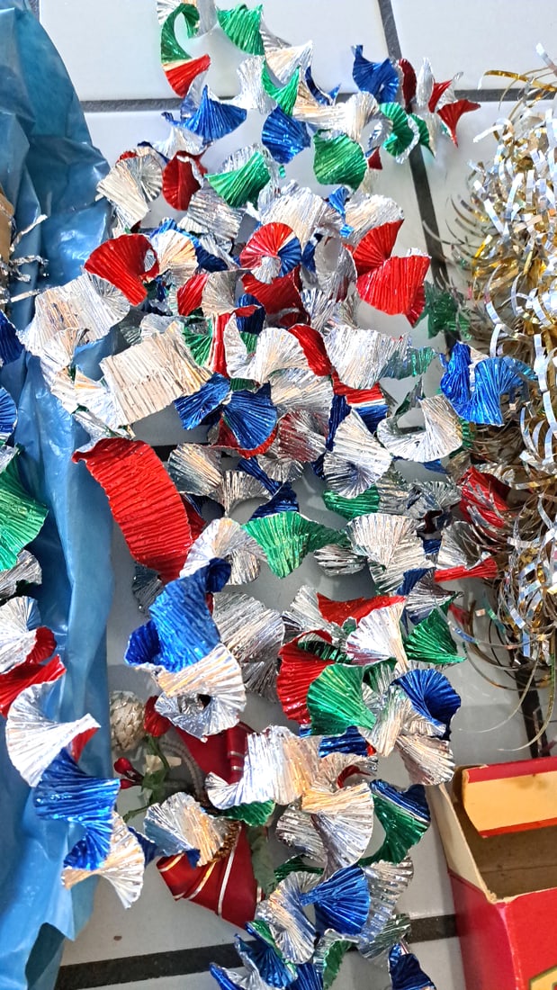 Vintage Christmas Ornament Lot, Plastic Bead Snowflakes, Balls, Tinsel, No. 250 Party Tree, Tree To - 3