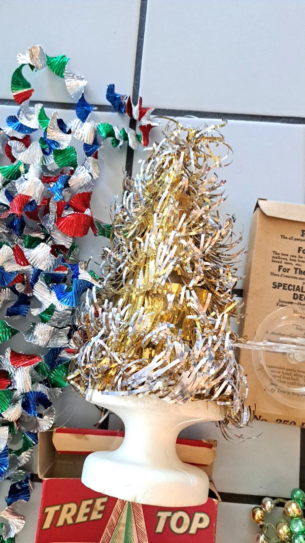 Vintage Christmas Ornament Lot, Plastic Bead Snowflakes, Balls, Tinsel, No. 250 Party Tree, Tree To - 4