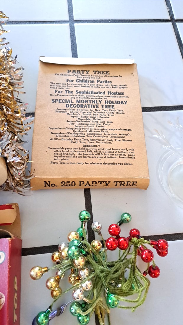 Vintage Christmas Ornament Lot, Plastic Bead Snowflakes, Balls, Tinsel, No. 250 Party Tree, Tree To - 6