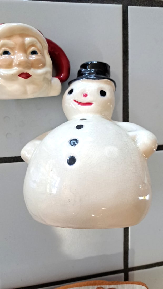 Ceramic Christmas Decor Lot Snowman Figure Santa Claus Mugs And Figurine - 4