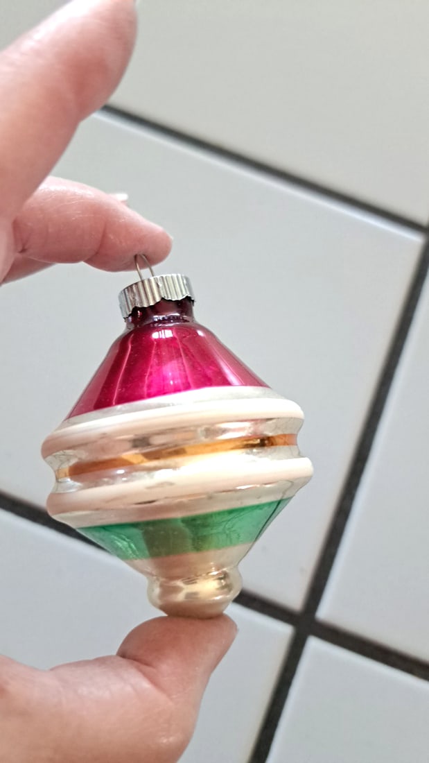 2 Shiny Brite Ufo Spinning Top Glass Christmas Ornaments Red Green Gold Silver - 3