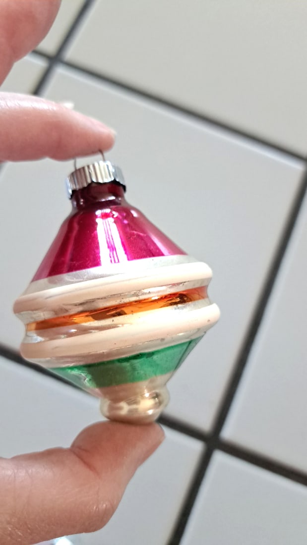 2 Shiny Brite Ufo Spinning Top Glass Christmas Ornaments Red Green Gold Silver - 4