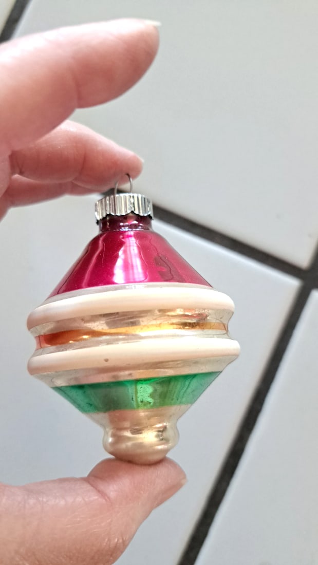 2 Shiny Brite Ufo Spinning Top Glass Christmas Ornaments Red Green Gold Silver - 9