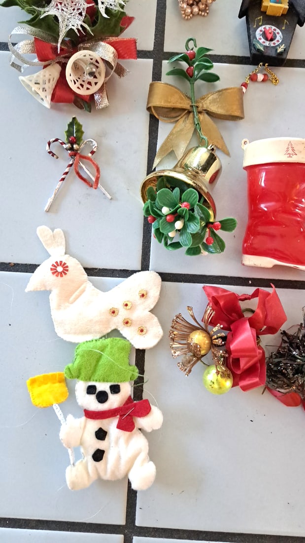 Mixed Christmas Ornament Lot With Nordstrom Merry Mini Fabric Balls, Santa, Snowmen, Stockings - 4