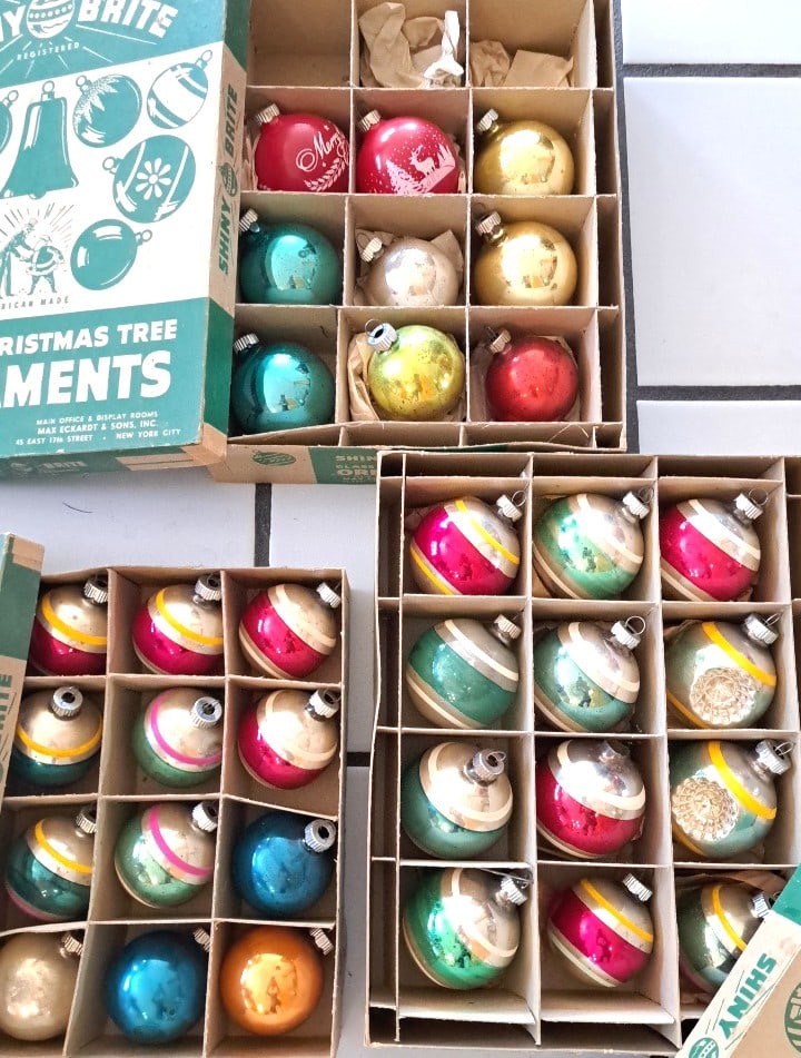 Shiny Brite Christmas Tree Ornaments Glass Ball Lot, Striped Multicolor, Made In Usa: These are in a fairly good condition. I cant see any scratches or flaking. There is some slight discolor in a few little patches. They have been used but not abused 12 x 9 x 8in. 2lb Low Estimate: