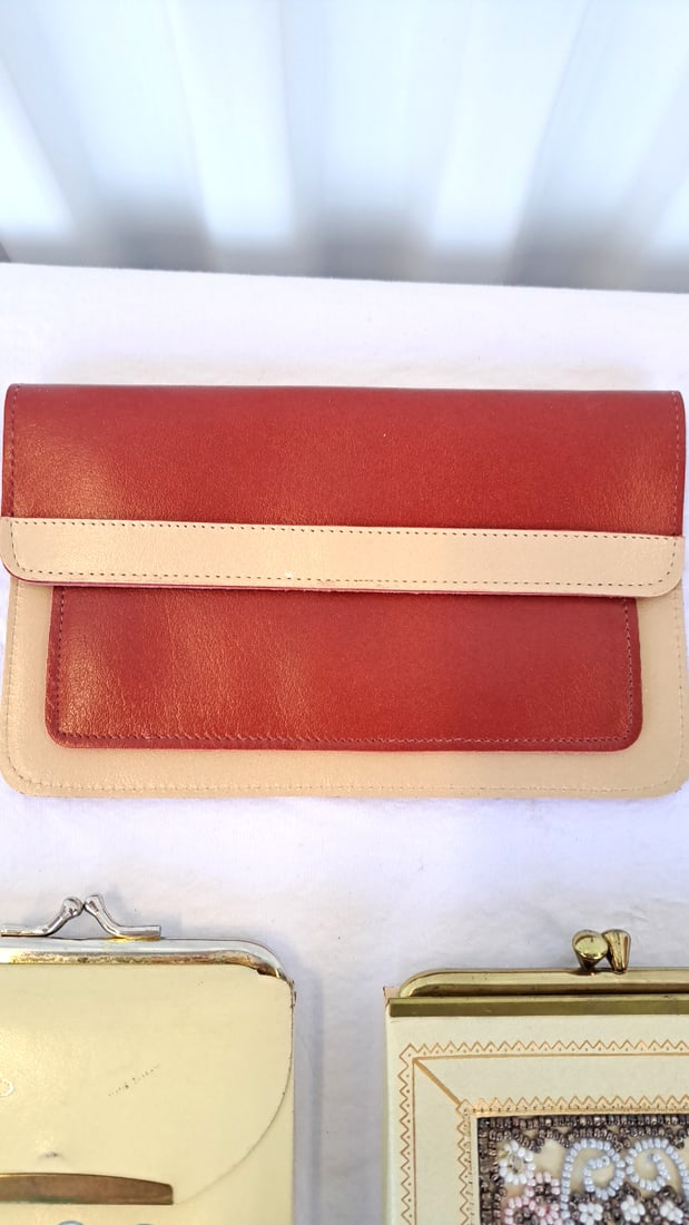 4 Vintage Womens Wallets Clutches, Red Cream Beaded Kiss-lock Designs - 3