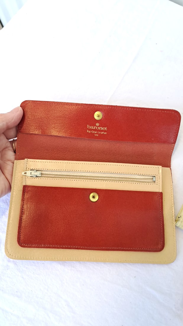 4 Vintage Womens Wallets Clutches, Red Cream Beaded Kiss-lock Designs - 4
