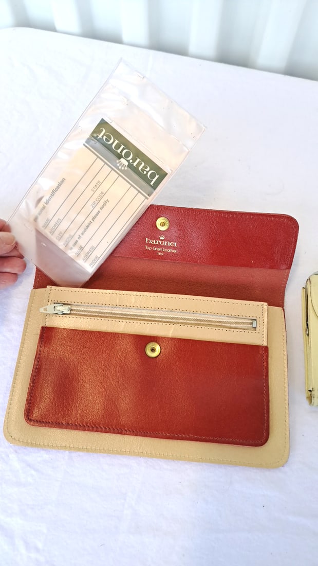 4 Vintage Womens Wallets Clutches, Red Cream Beaded Kiss-lock Designs - 5