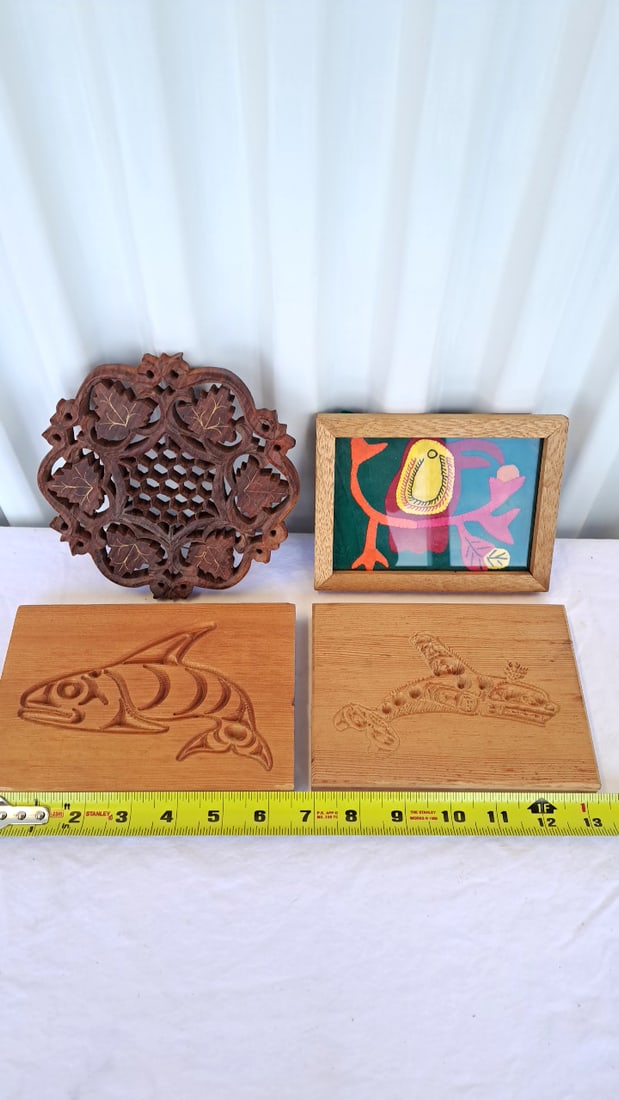Carved Wood Art Lot With Fish Plaques, Leaf Panel & Framed Bird Artwork - 2