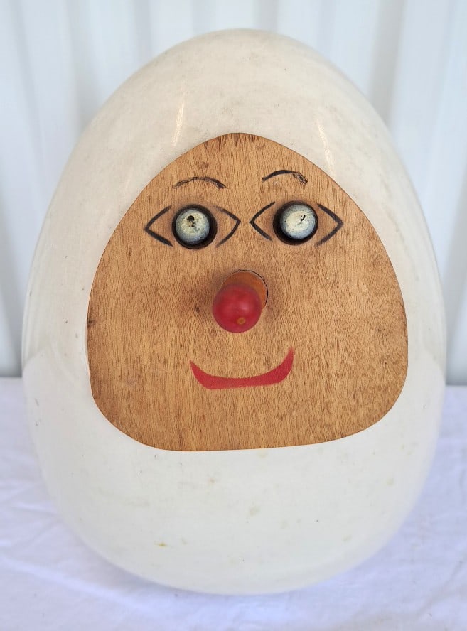 Mcm Tackett Egghead Cookie Jar 1958: This has cravings on the inside and there is clear craving on the outside. This is dirty but a lot of ot will come off. I cleaned a patch to. The right of the lid. 19 x 9 x 9in. 3lb Low Estimate:
