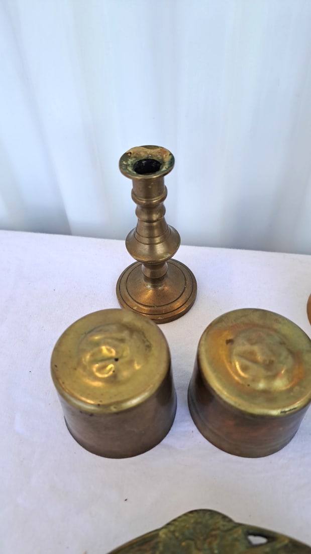 Brass Decorative Lot With Ashtrays, Bell, Candlestick And Lidded Boxes - 7