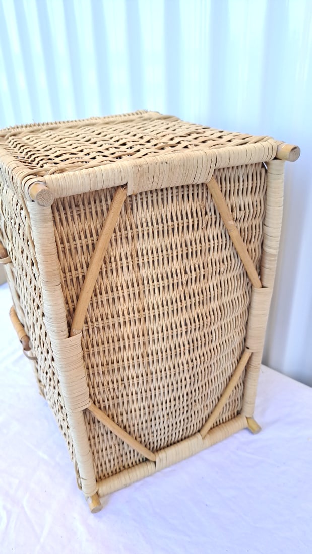 Wicker Picnic Basket Hamper With 6 Floral Melamine Plates And Some Utensils - 19