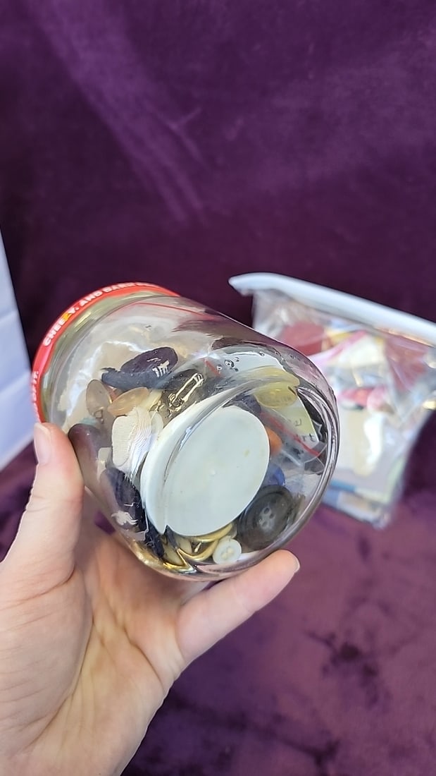 Sewing Notions Lot Buttons In Jars, Coin Purse Sewing Kit - 4