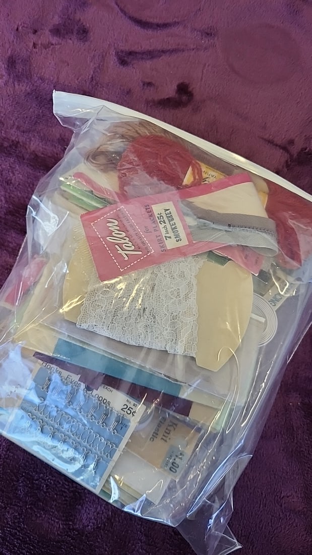 Sewing Notions Lot Buttons In Jars, Coin Purse Sewing Kit - 7