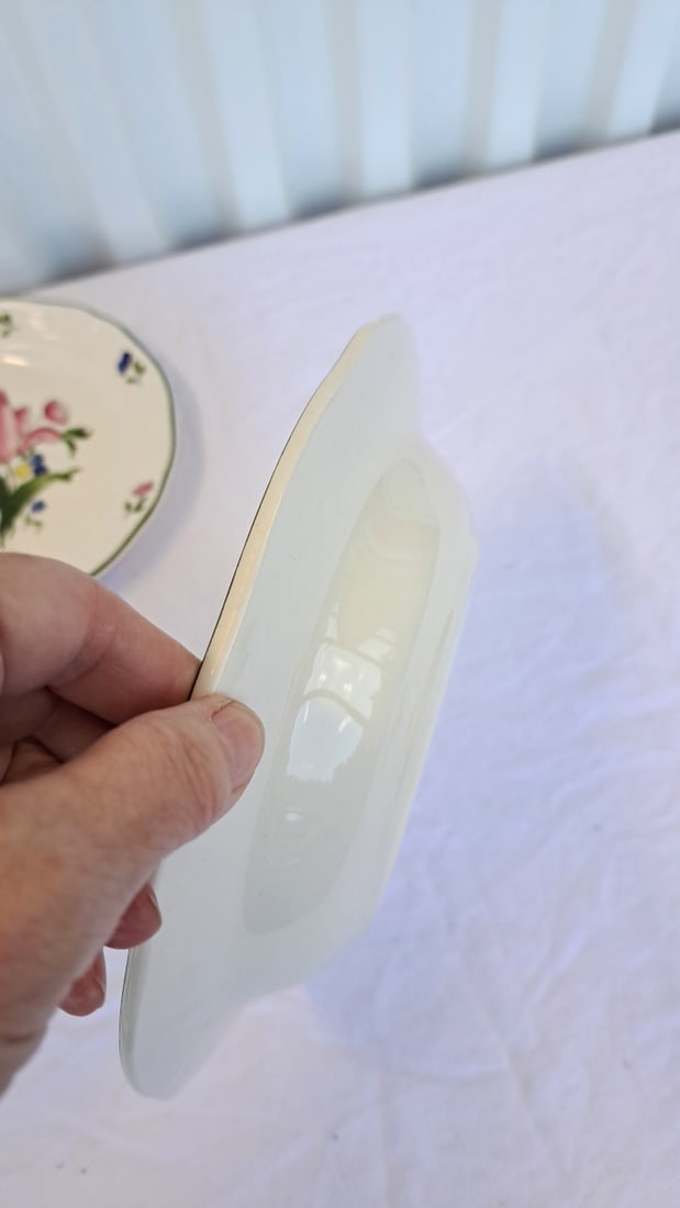 Gien France Lorraine Rose Cream Ceramic Scalloped Rim Soup And Side Plate - 6