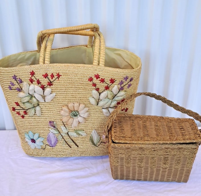 Straw Floral Embroidered Tote Bag With Wicker Basket Purse: A couple of flowers have slight damage. Small wicker lid needs closure replacing. 15 x 12 x 6in. 2lb Low Estimate: 10.00 High Estimate: 35.00
