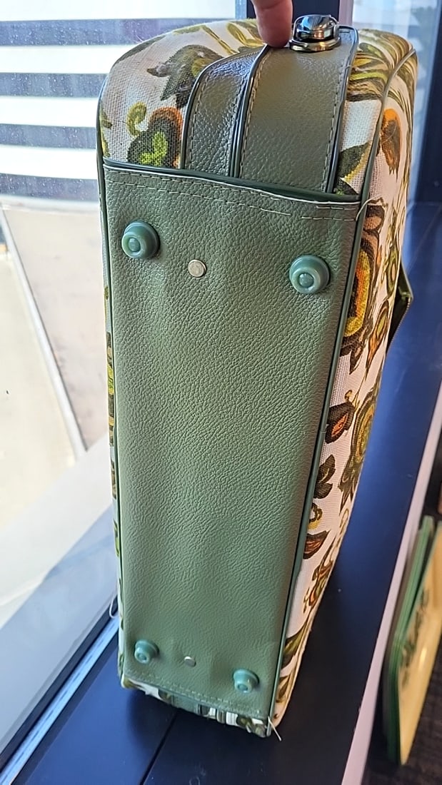Floral Paisley Hard Shell Train Case Suitcase With Green Trim And Top Handle - 8