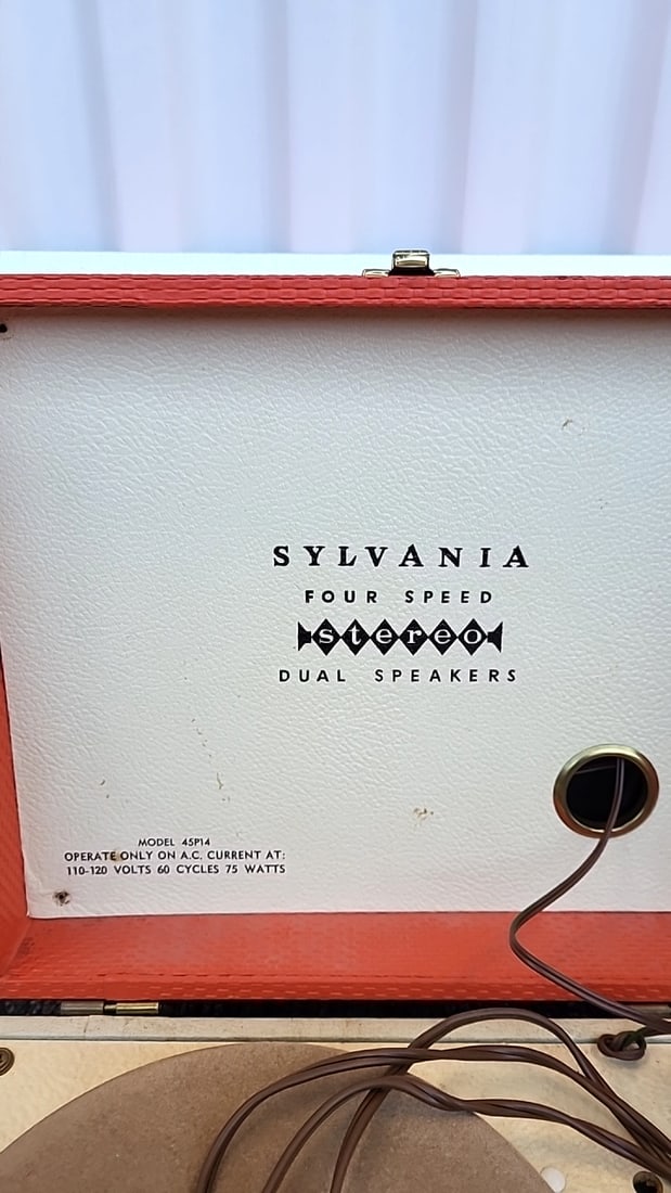 Sylvania Model 45p14 Four Speed Stereo Dual Speaker Portable Record Player - 3