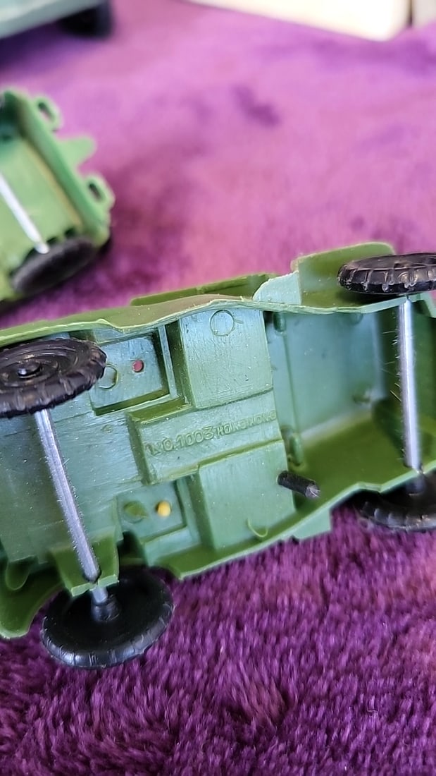 Hong Kong Plastic Army Toy Lot Trucks Jeeps Soldiers Canteens Hong Kong Usa - 4