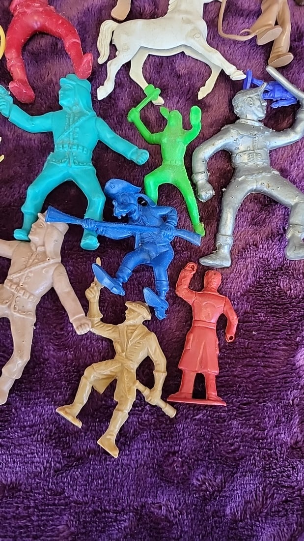 Plastic Western Cowboy, Horse & Wagon Toy Figure Lot - 2